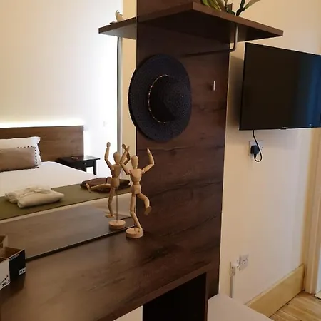 The 3 Boutique 3*